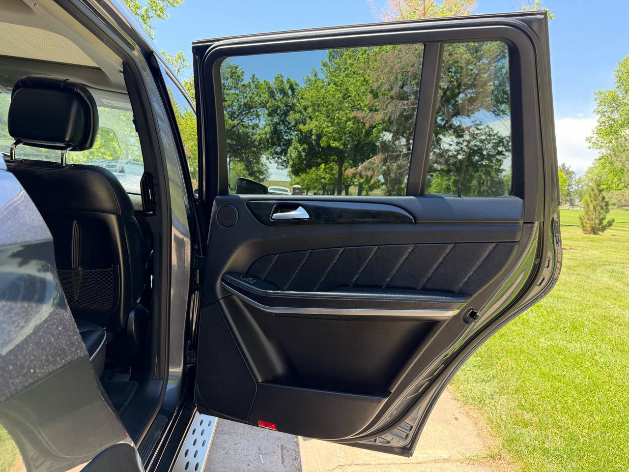 Used 2013 Mercedes-Benz GL 550 4MATIC image 19