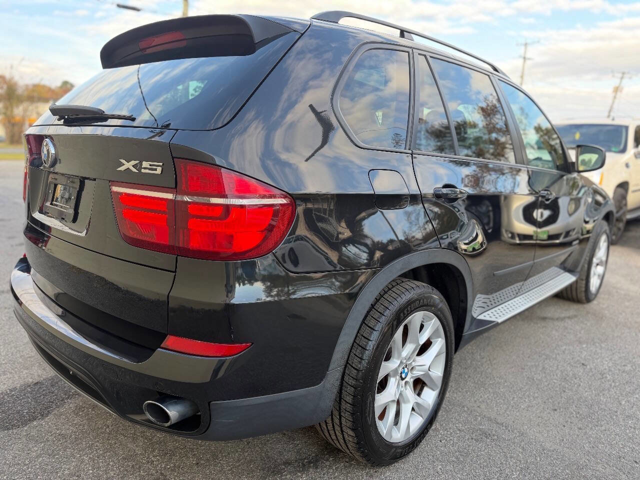 Used 2011 BMW X5 xDrive35i image 7