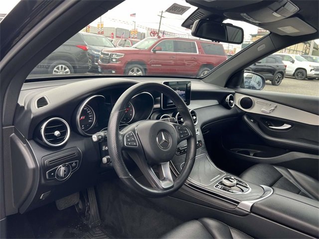 Used 2019 Mercedes-Benz GLC 300 4MATIC image 24