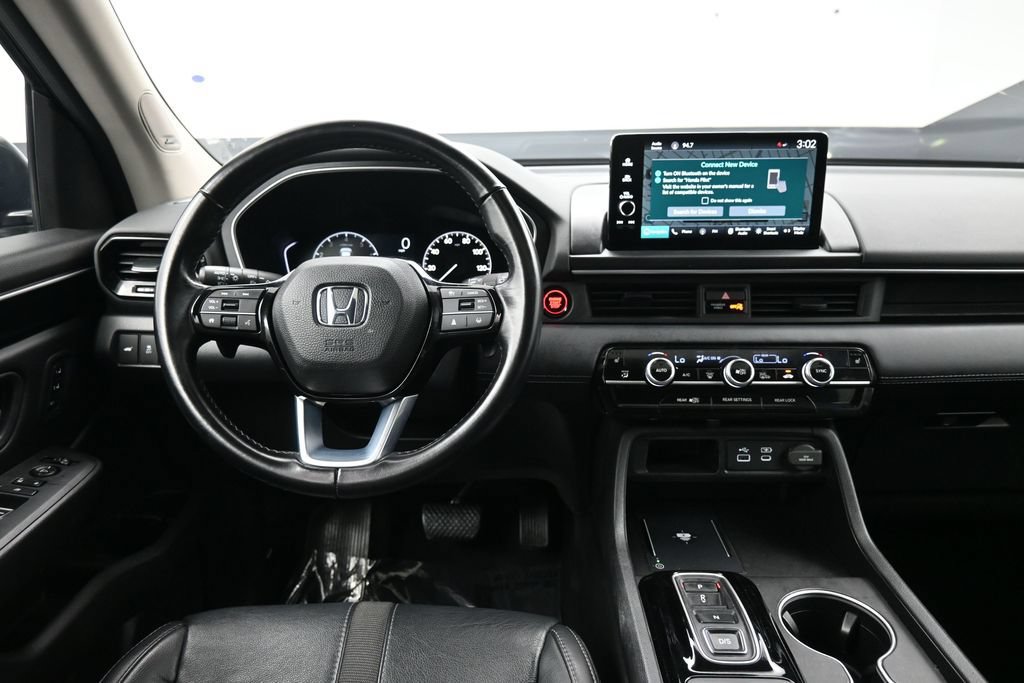 Certified 2025 Honda Pilot Touring image 21