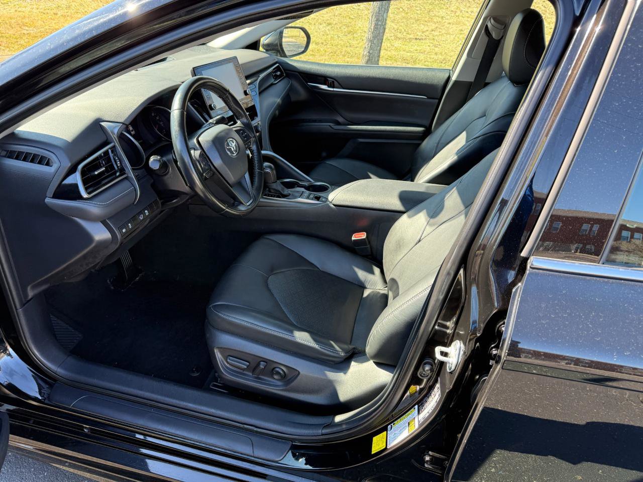 Used 2021 Toyota Camry XSE FWD image 10