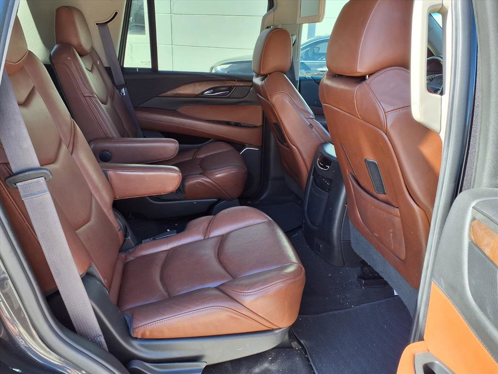 Used 2017 Cadillac Escalade Premium Luxury image 10