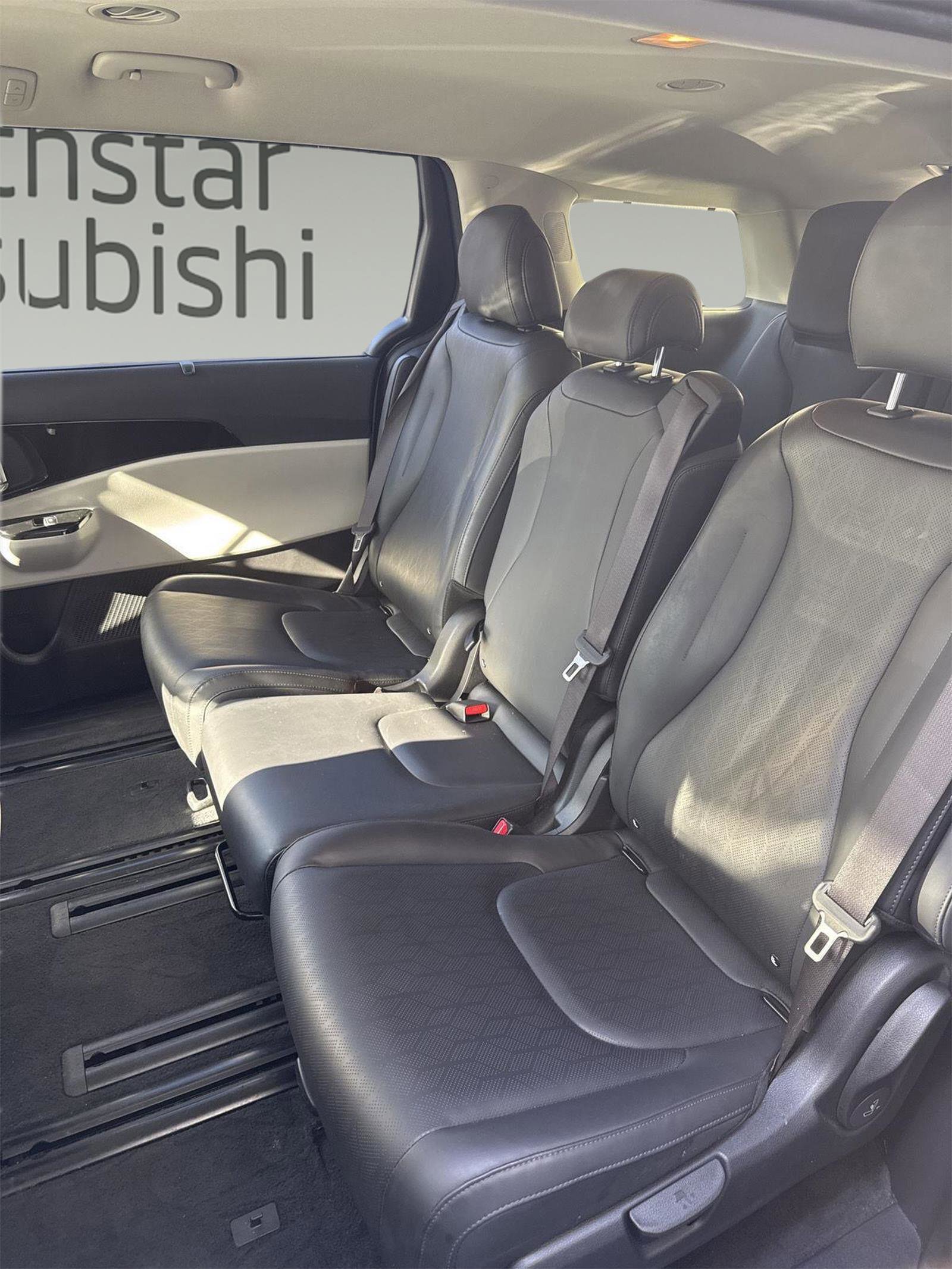 Used 2023 Kia Carnival SX image 9
