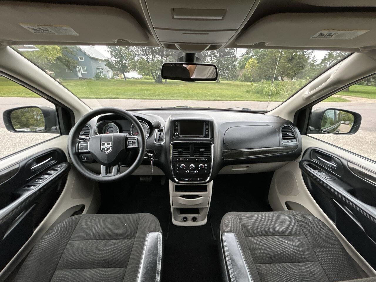 Used 2020 Dodge Grand Caravan SE image 18