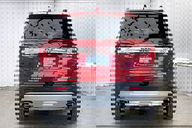Certified 2023 GMC Acadia SLT w/ Preferred Package image 4
