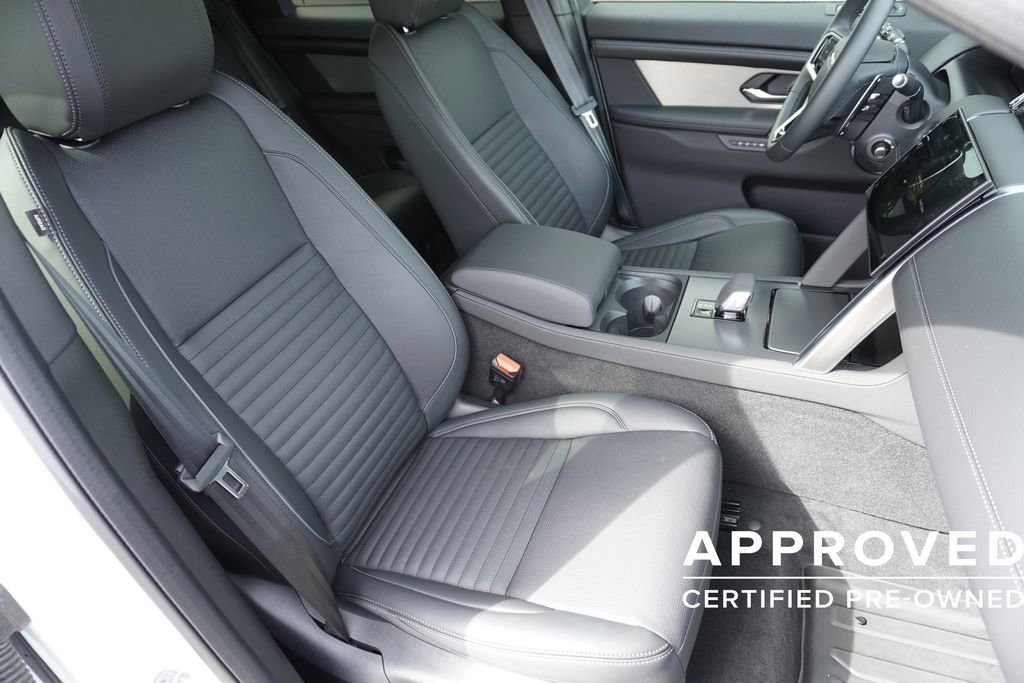 Used 2025 Land Rover Discovery Sport Dynamic SE image 24