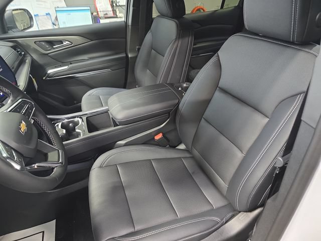 New 2026 Chevrolet Traverse LT w/ Sun and Wheel Package AWD/4WD image 17