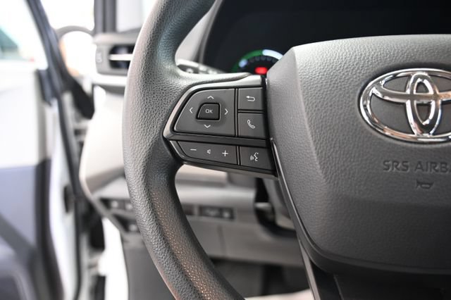 Used 2023 Toyota Sienna LE AWD/4WD image 25