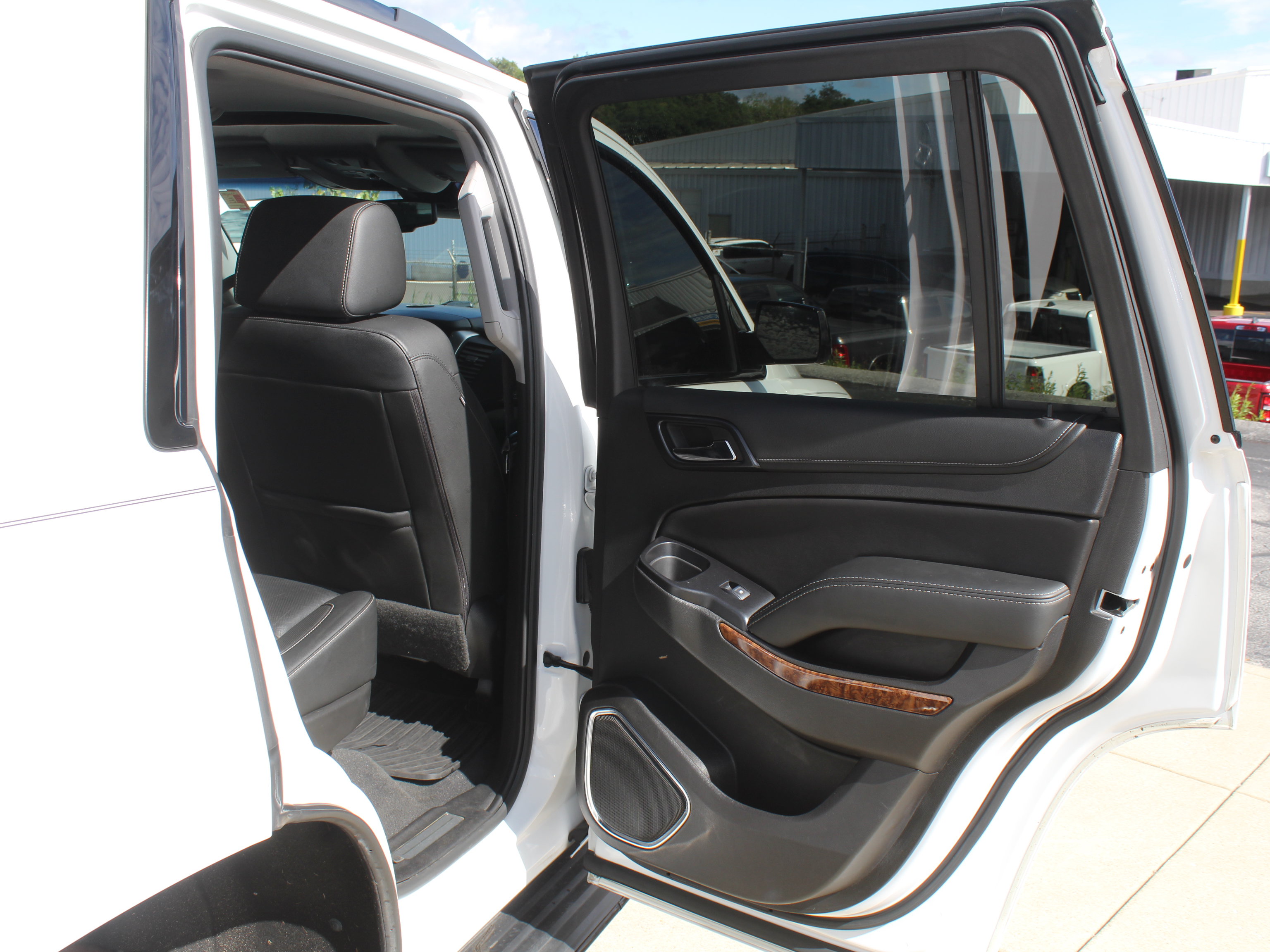 Used 2019 Chevrolet Tahoe Premier AWD/4WD image 27