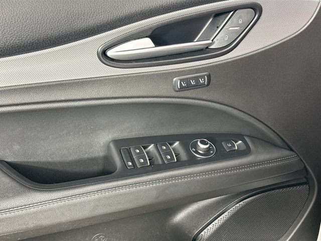 Used 2024 Alfa Romeo Stelvio Veloce AWD/4WD image 24