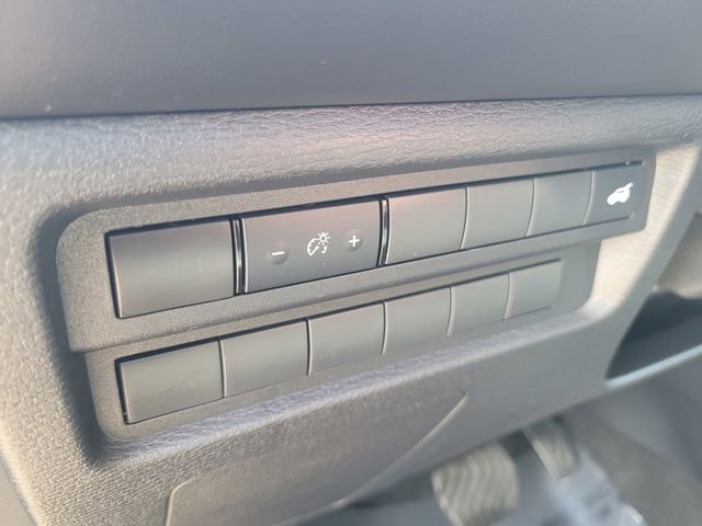 Used 2025 Mitsubishi Outlander SE image 19