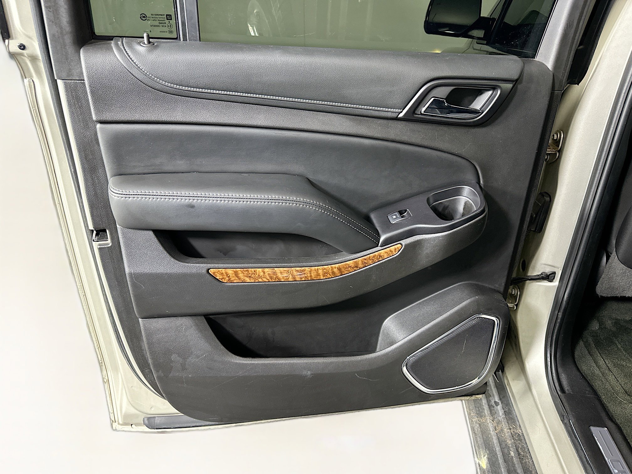 Used 2016 Chevrolet Suburban LTZ AWD/4WD image 26