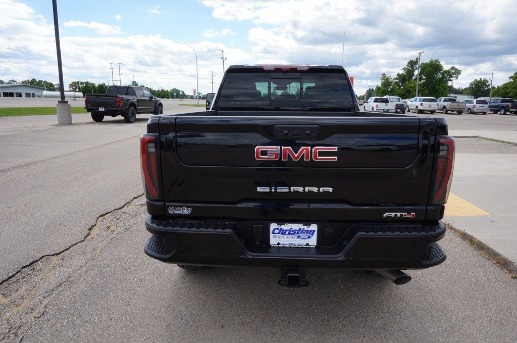 Used 2026 GMC Sierra 3500 AT4 w/ AT4 Premium Plus Package AWD/4WD image 3