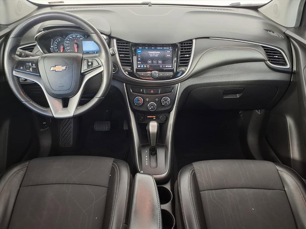 Used 2020 Chevrolet Trax LT w/ LT Convenience Package image 3