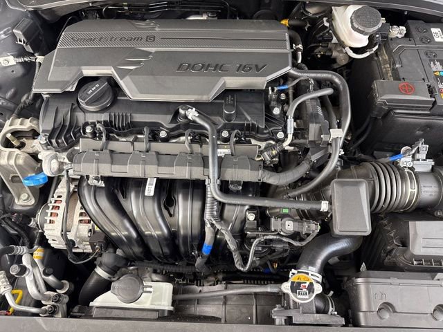 Certified 2025 Hyundai Elantra SEL image 23