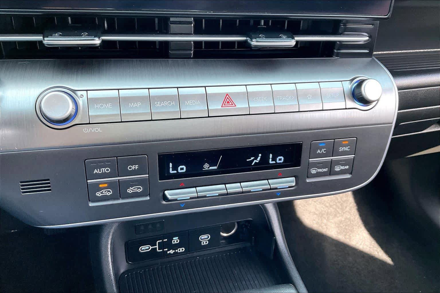 Used 2025 Hyundai Kona SEL FWD image 30