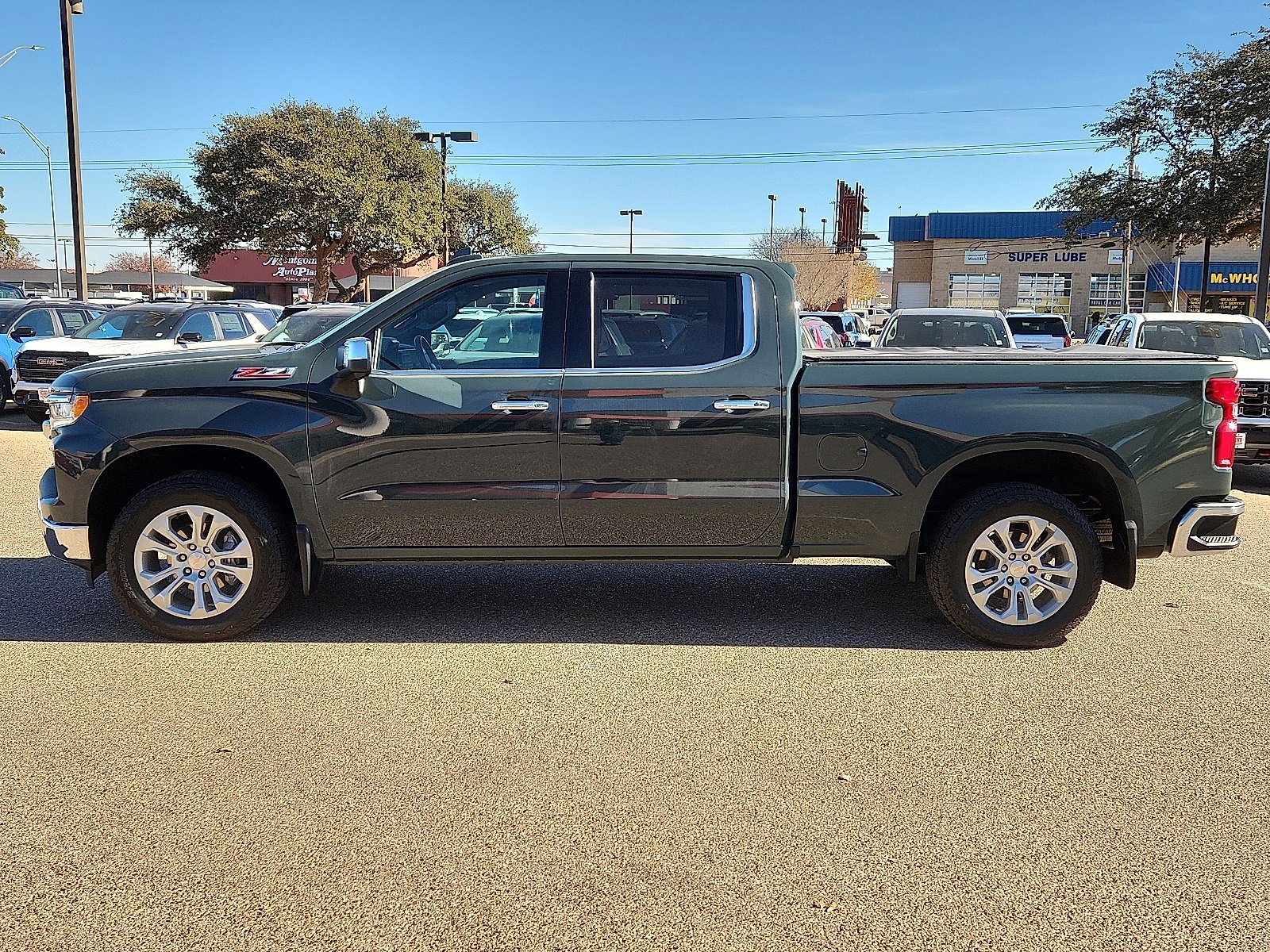 Used 2025 Chevrolet Silverado 1500 LTZ image 2