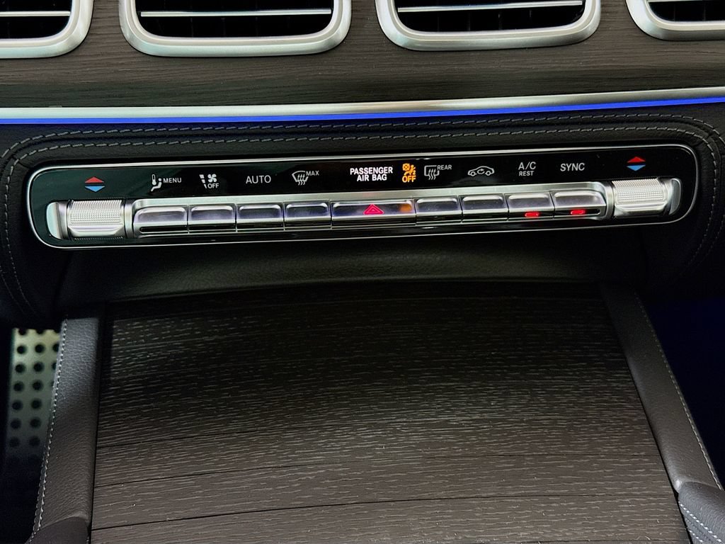New 2026 Mercedes-Benz GLS 580 4MATIC image 16
