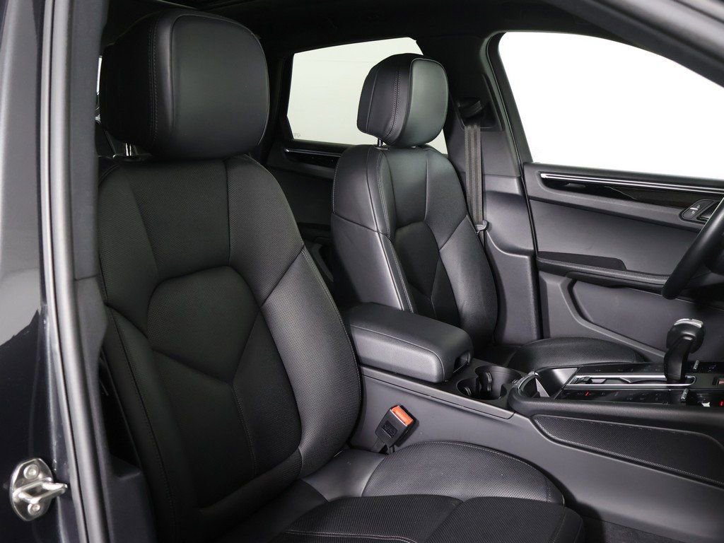 Used 2023 Porsche Macan S image 32
