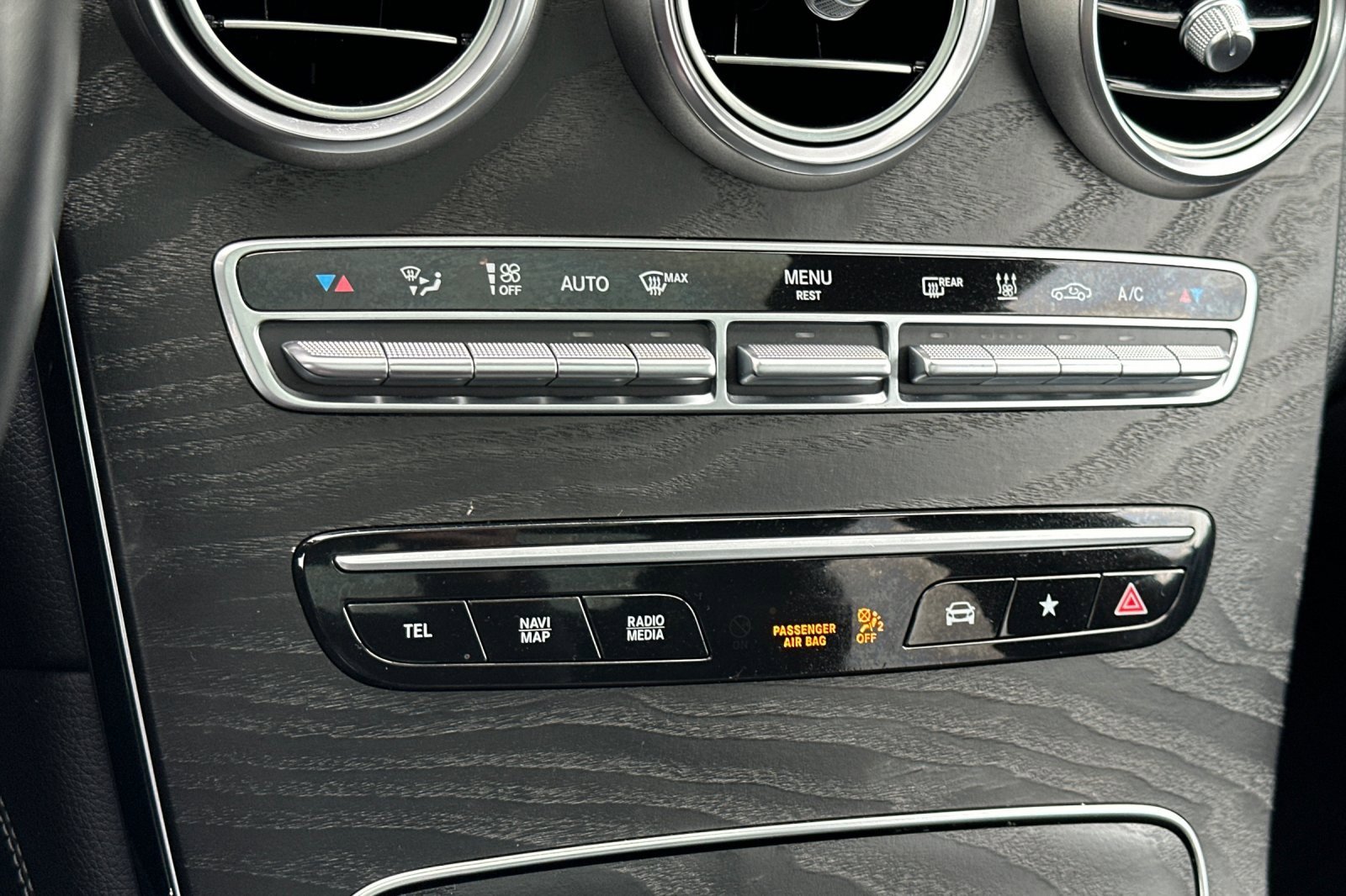 Used 2020 Mercedes-Benz GLC 350e GLC 350e image 24