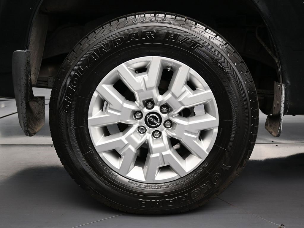 Used 2023 Nissan Frontier SV w/ Tow Package image 11