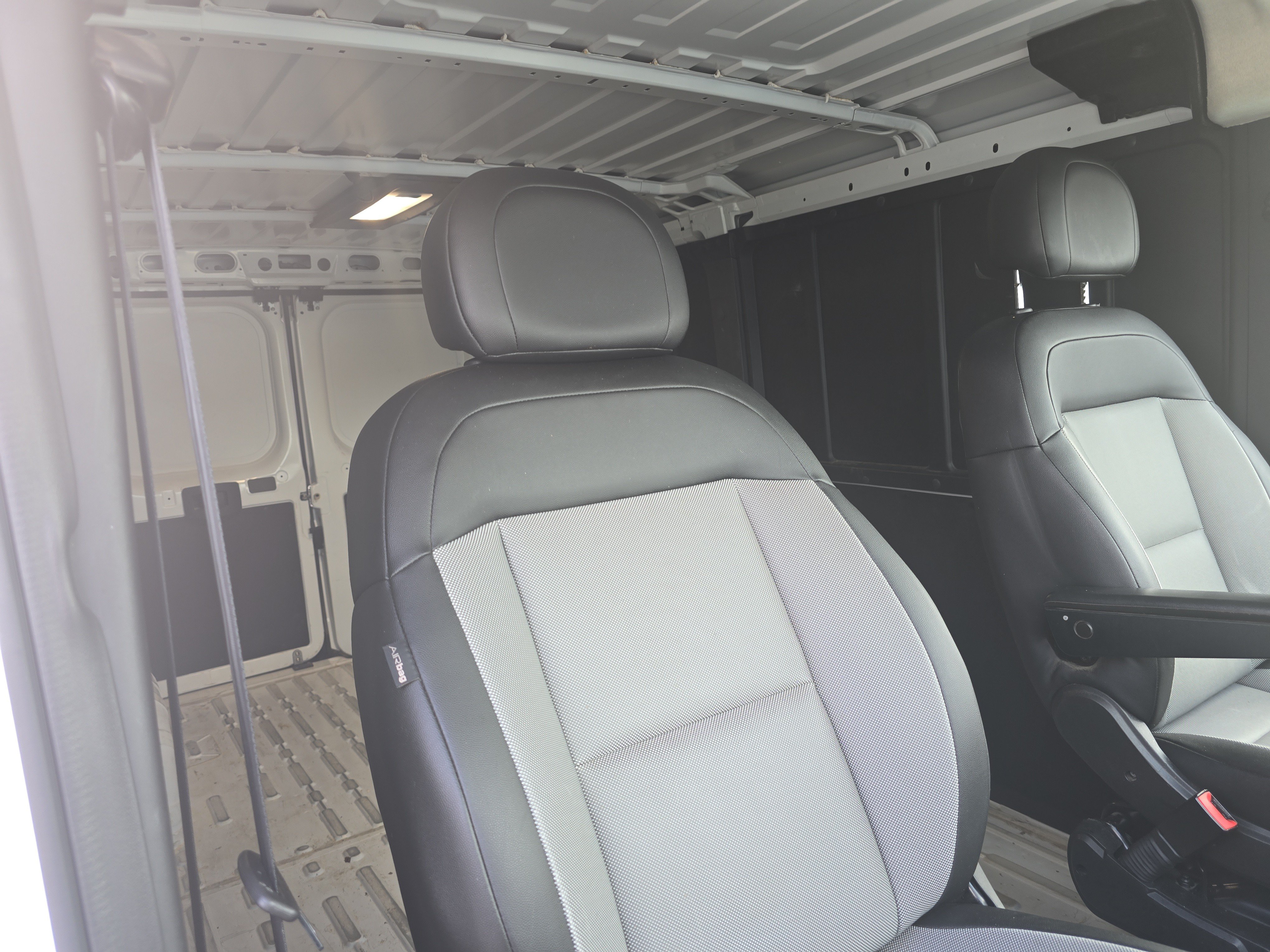 Used 2025 RAM ProMaster 2500 w/ Convenience Group FWD image 6
