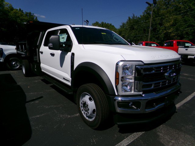 New 2025 Ford F550 4x4 Crew Cab image 3
