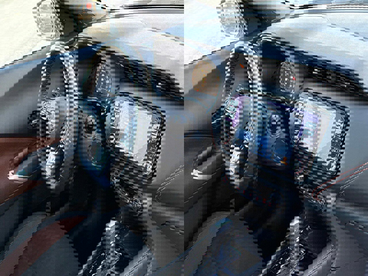 Certified 2023 Nissan Kicks SR w/ Exterior Package image 39