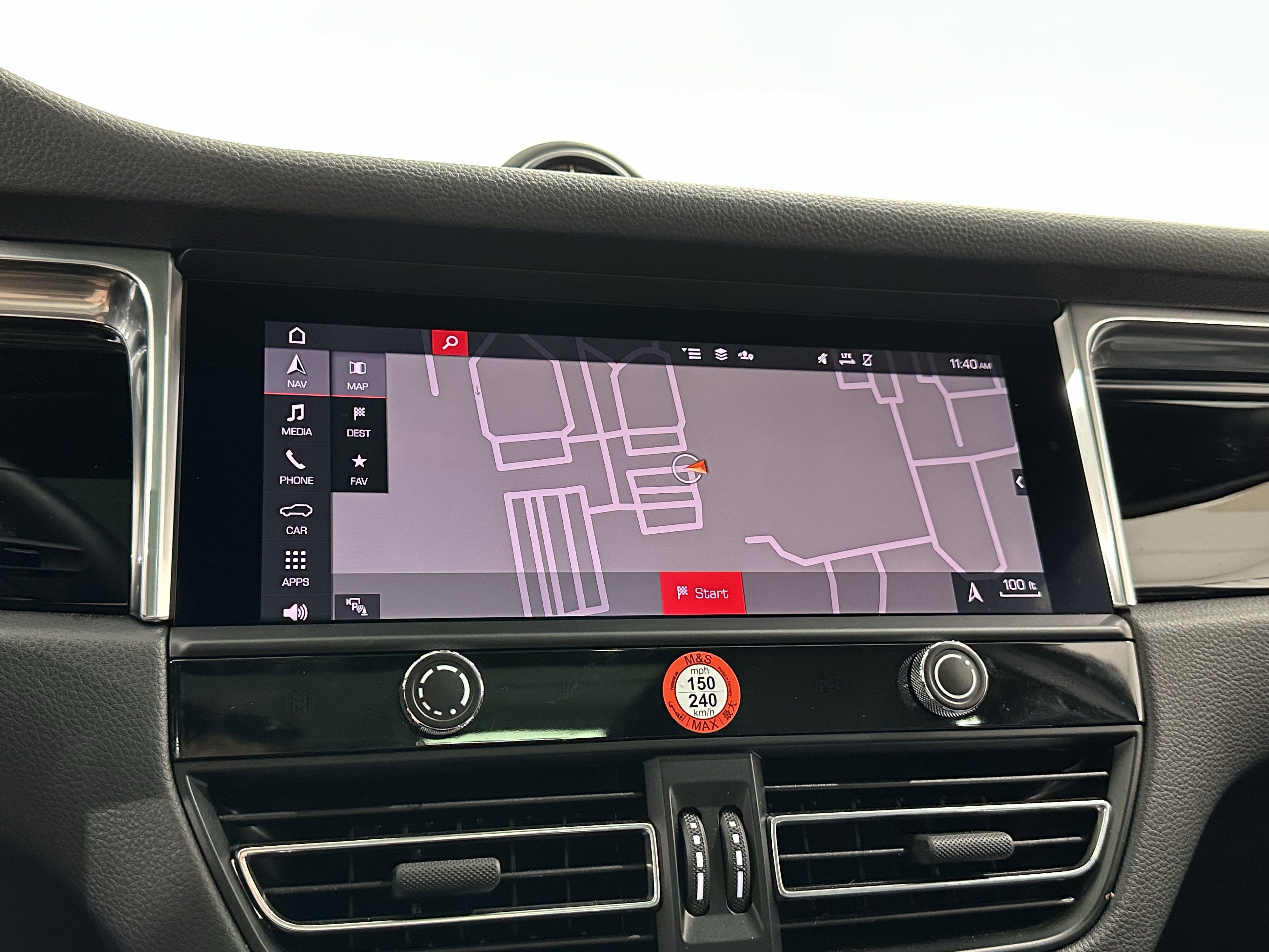 Certified 2024 Porsche Macan image 39