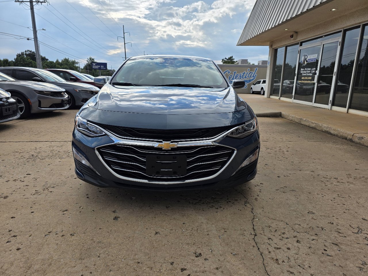 Used 2024 Chevrolet Malibu LT image 2