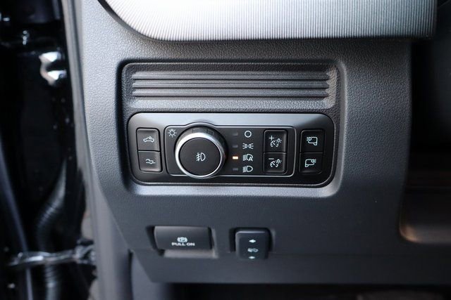 New 2026 Ford F350 Platinum w/ FX4 Off-Road Package image 38