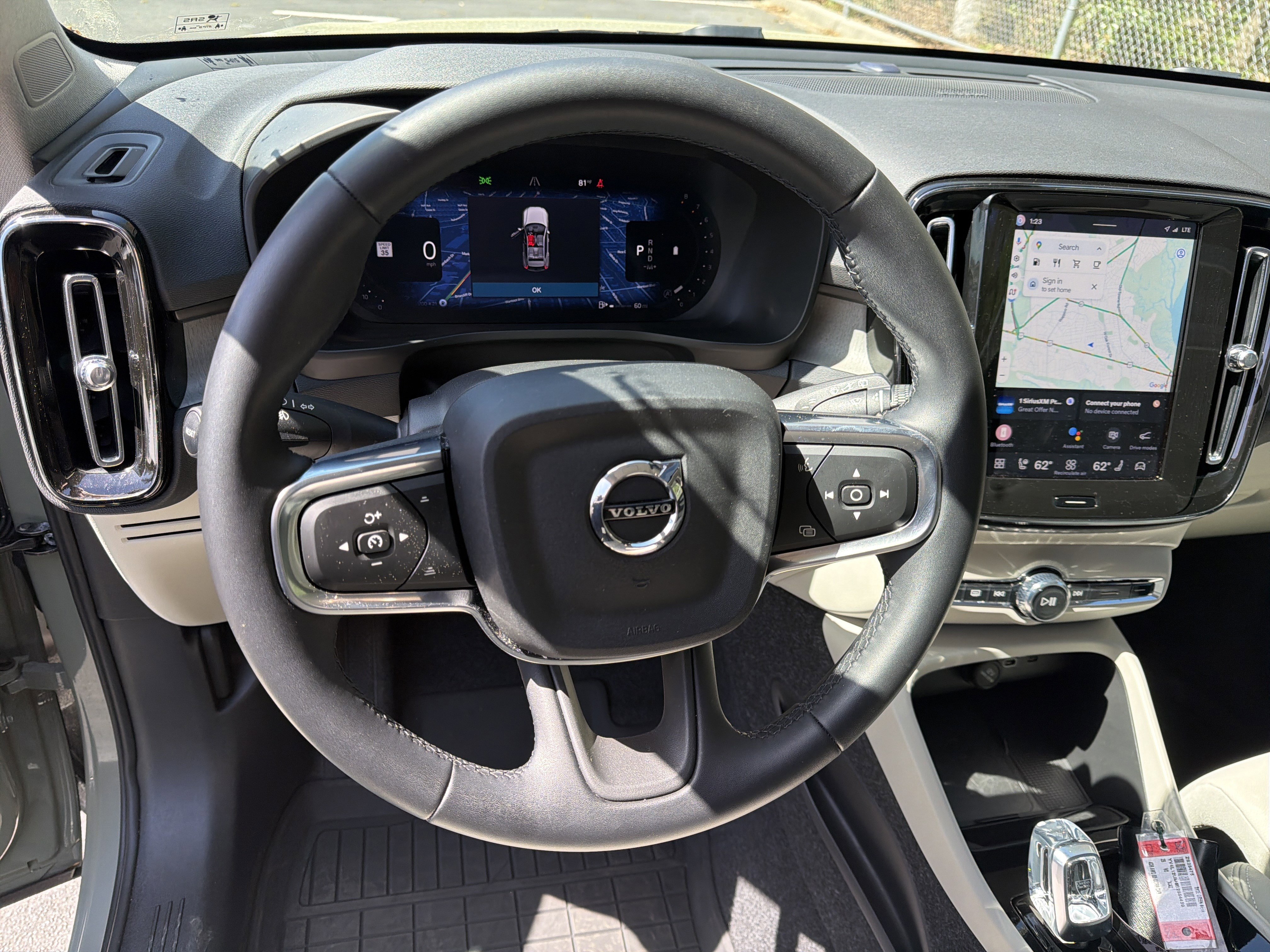 Certified 2025 Volvo XC40 B5 Ultra w/ Protection Package Premier image 18
