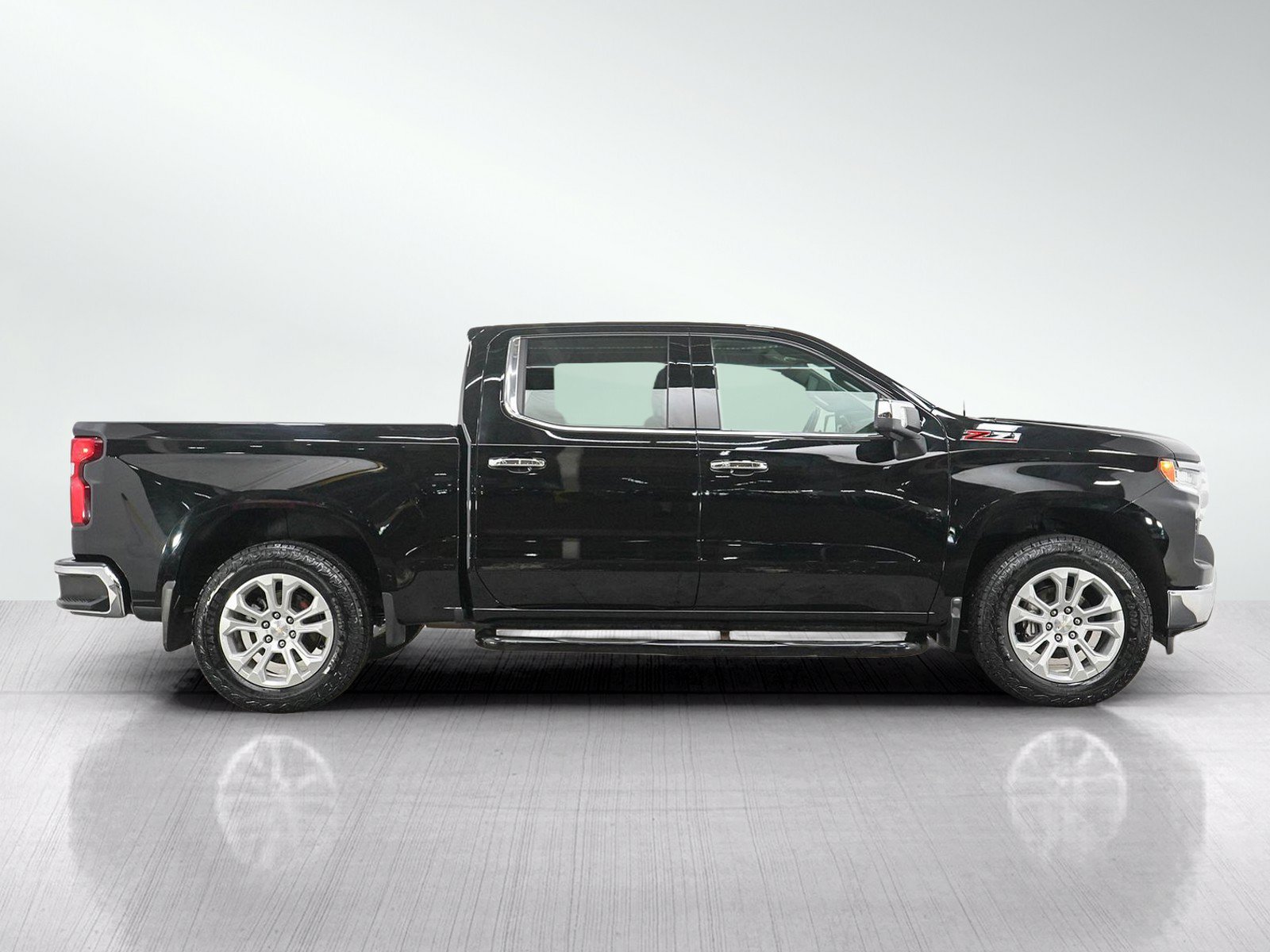 Used 2022 Chevrolet Silverado 1500 LTZ AWD/4WD image 7