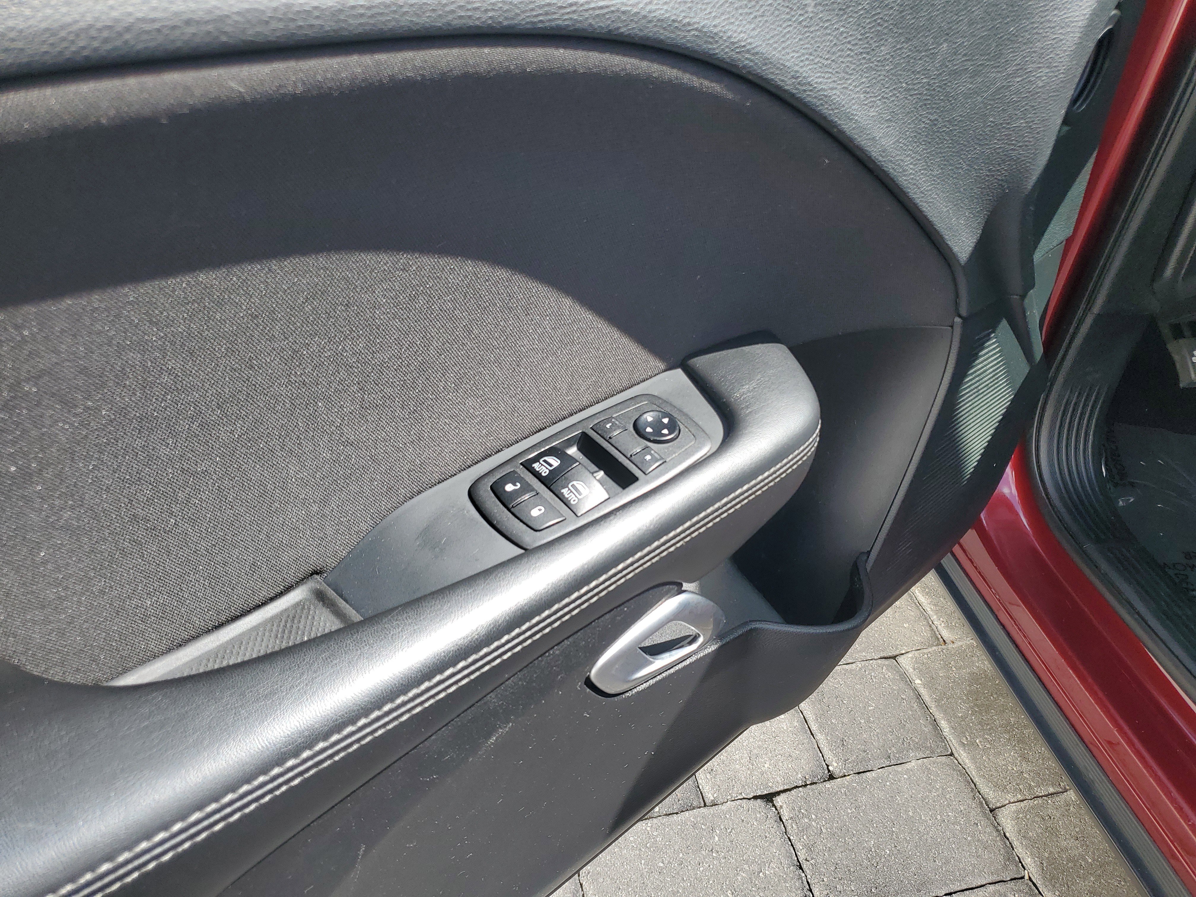 Used 2019 Dodge Challenger R/T image 17