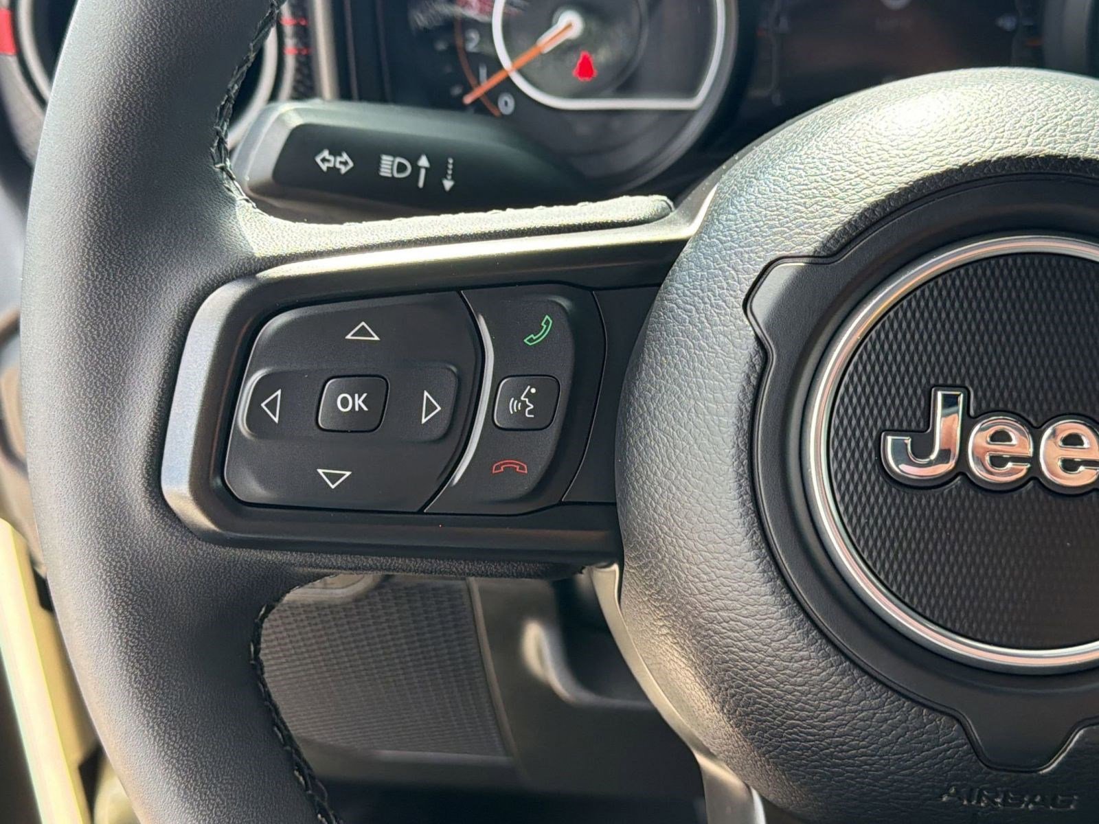 Used 2025 Jeep Wrangler Unlimited Rubicon image 17