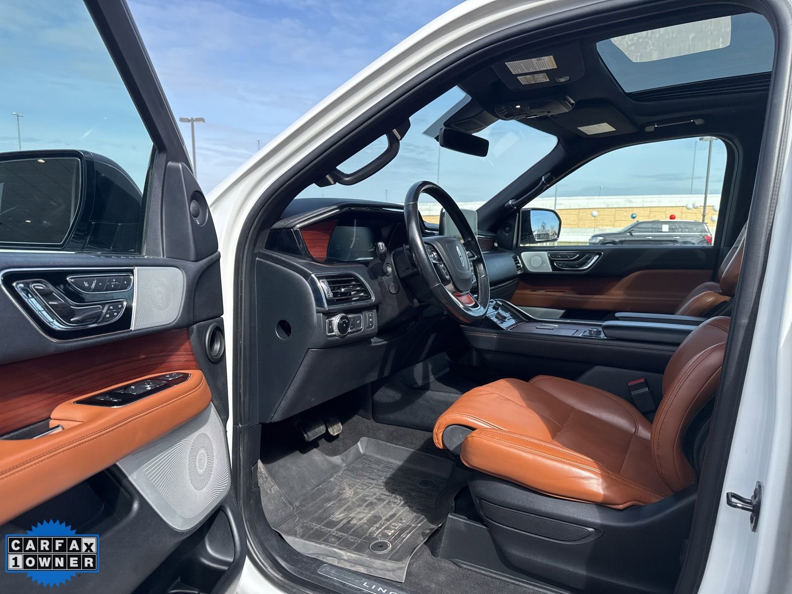 Used 2021 Lincoln Navigator Reserve w/ Luxury Package image 12