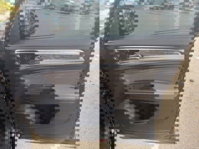 Certified 2023 Volkswagen Atlas Cross Sport SE w/ Black Wheel Package image 17