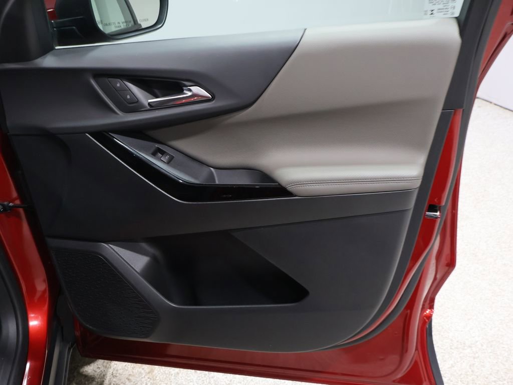 Used 2026 Chevrolet Equinox LT w/ Convenience Package II image 22