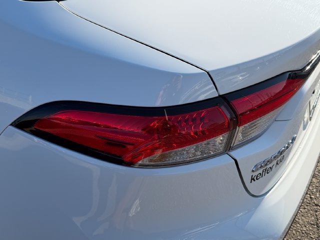 Used 2025 Toyota Corolla LE FWD image 13