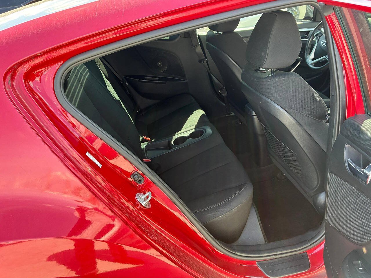 Used 2017 Hyundai Veloster Value Edition FWD image 13