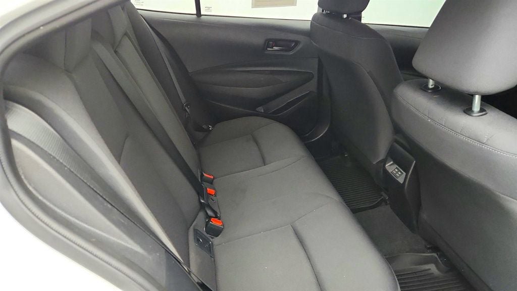 Used 2025 Toyota Corolla LE w/ LE Premium Package FWD image 21