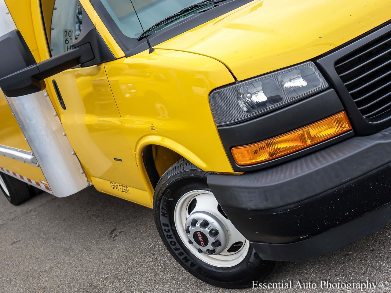 Used 2019 GMC Savana 3500 Extended w/ Driver Convenience Package RWD image 6