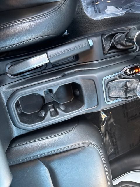 Used 2021 Jeep Wrangler Unlimited Sahara AWD/4WD image 18