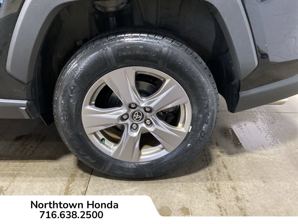 Used 2023 Toyota RAV4 XLE AWD/4WD image 14