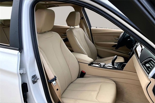 Used 2016 BMW 320i xDrive Sedan image 7