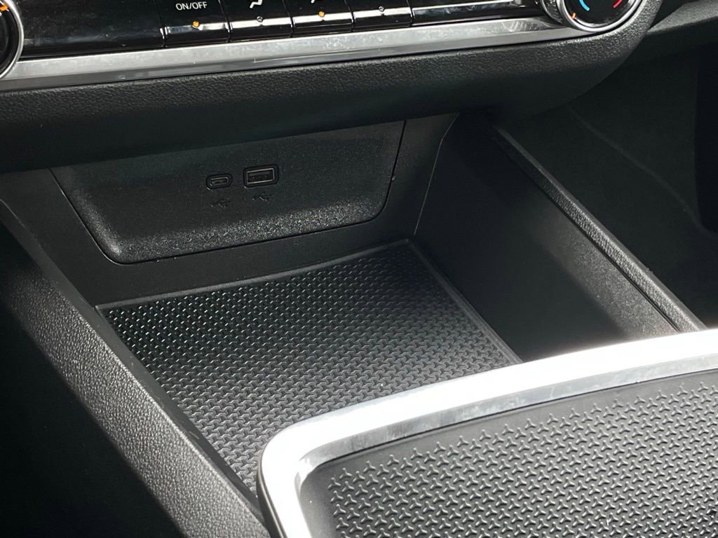 Used 2025 Chevrolet Equinox LT image 20