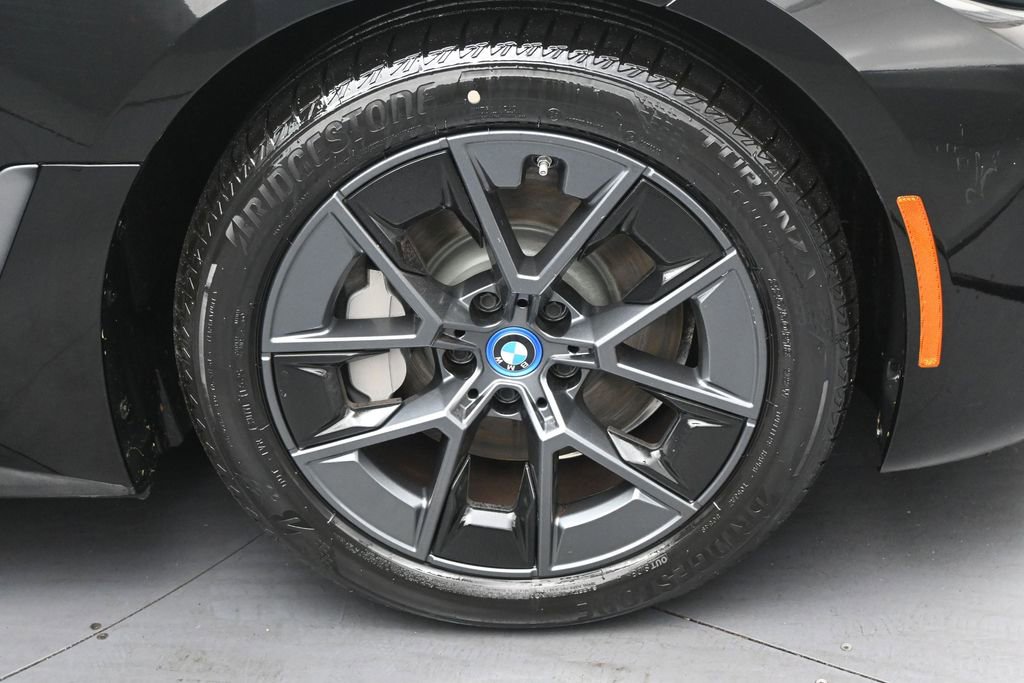 Used 2022 BMW i4 eDrive40 w/ Premium Package RWD image 31
