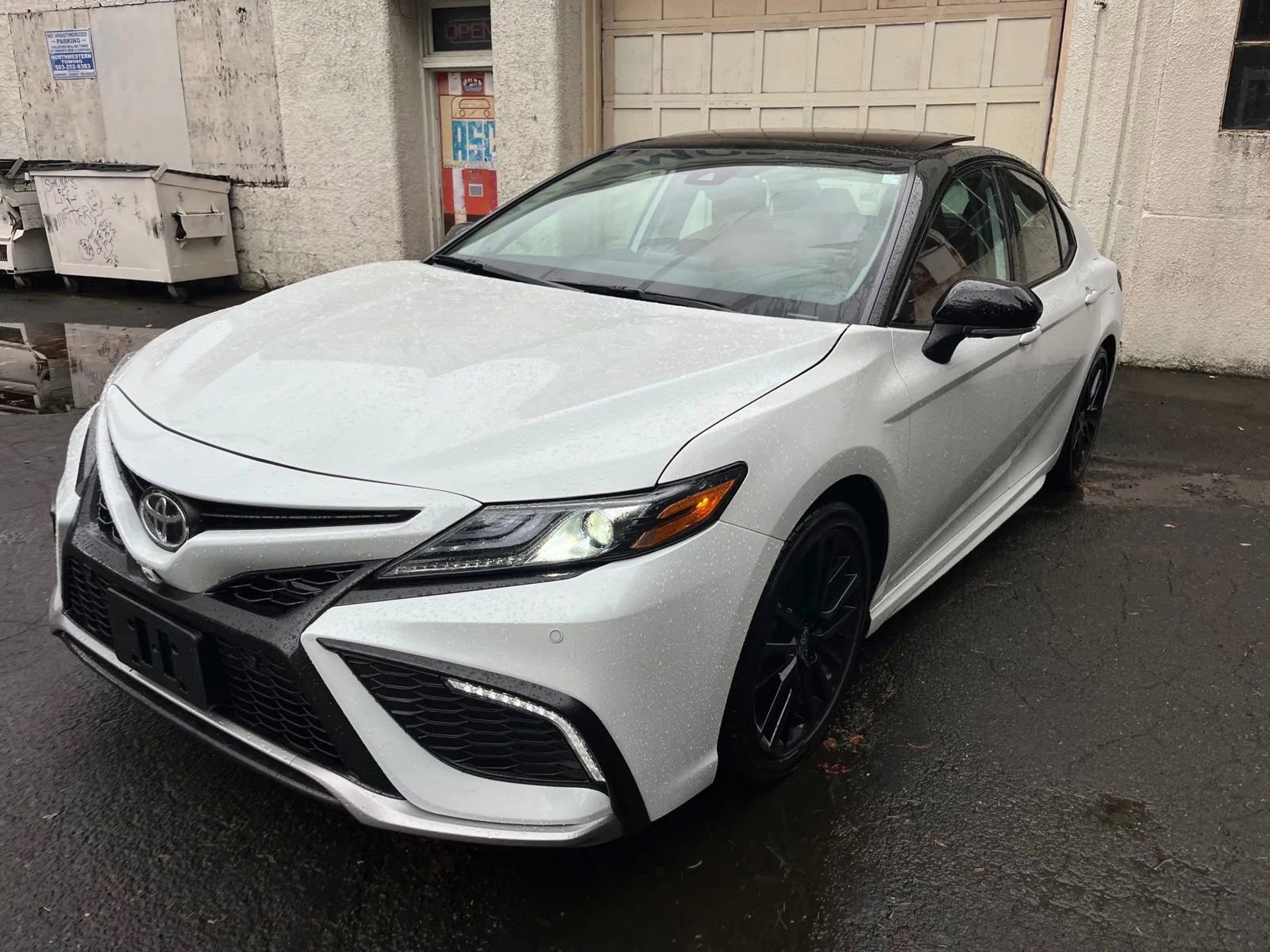 Used 2024 Toyota Camry XSE image 3