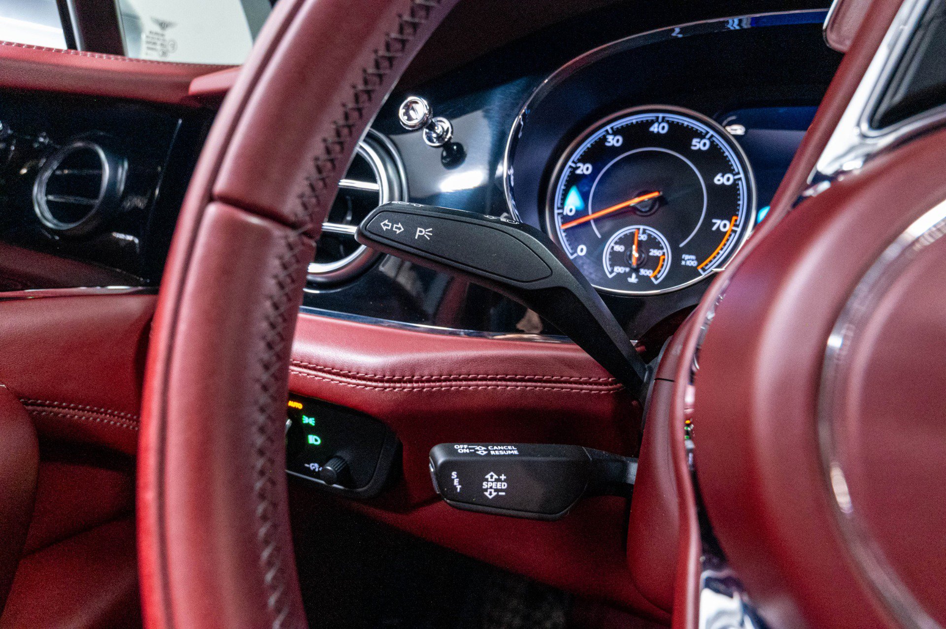 Used 2020 Bentley Bentayga AWD/4WD image 62