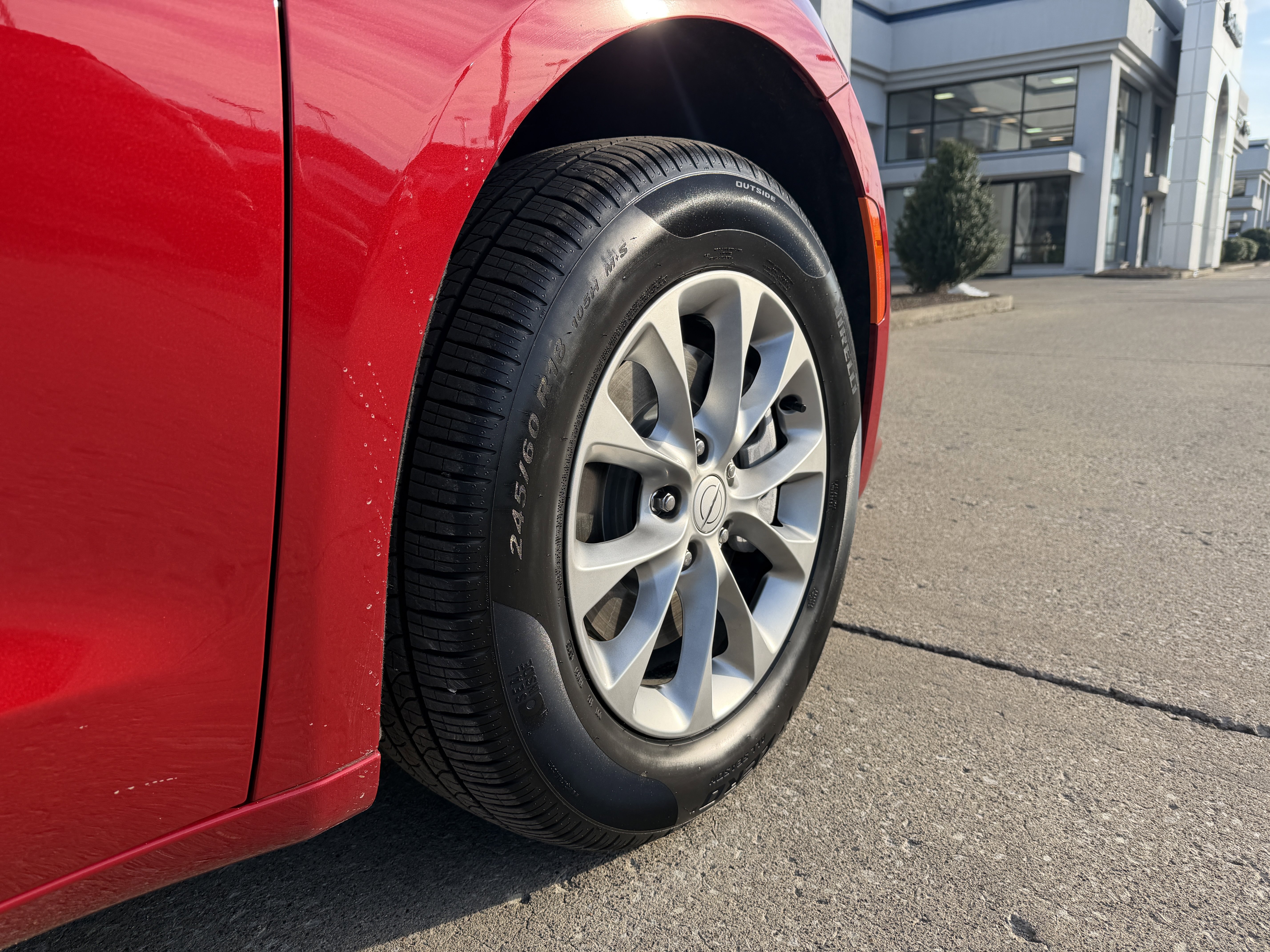 Used 2026 Chrysler Pacifica Select image 19